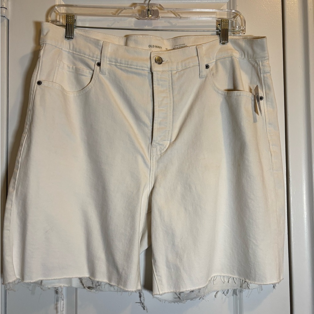 Old Navy Button Fly White Denim Shorts Size 18 NWT